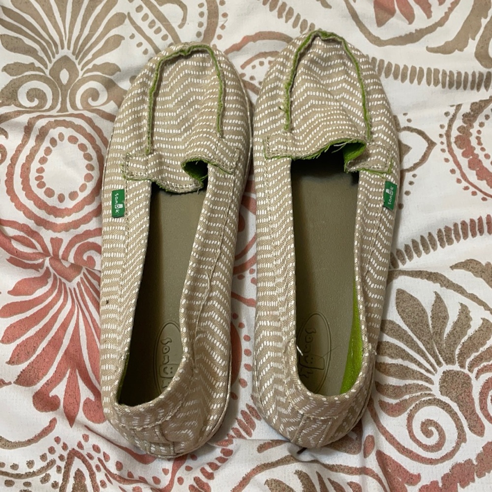 Sanuk sandals